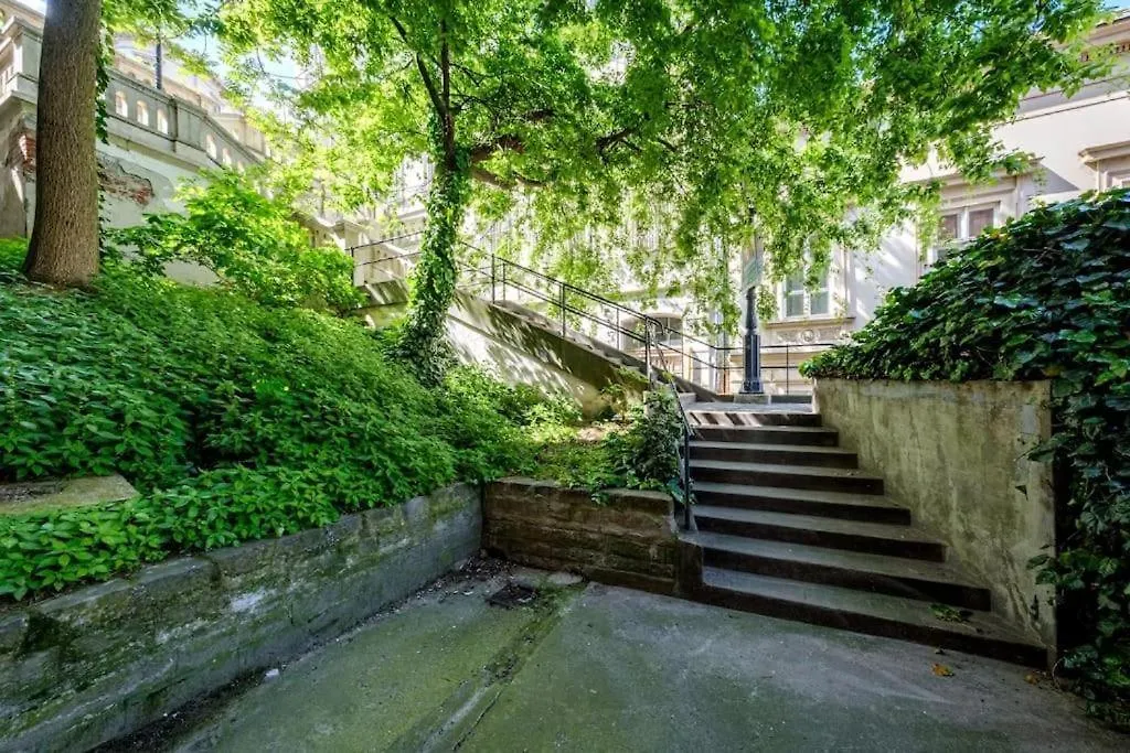 Apartment Chain Bridge Studio Budapest